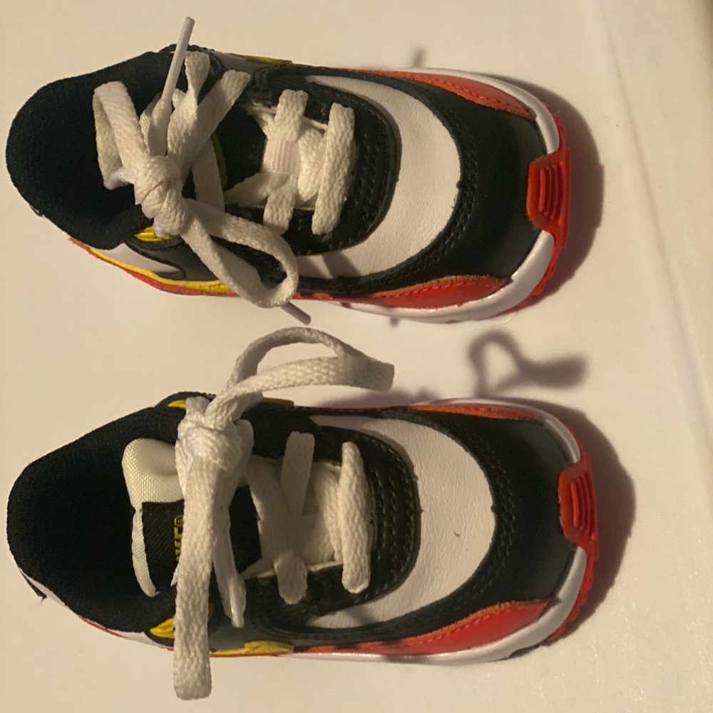 Nike - Picture 3 of 3